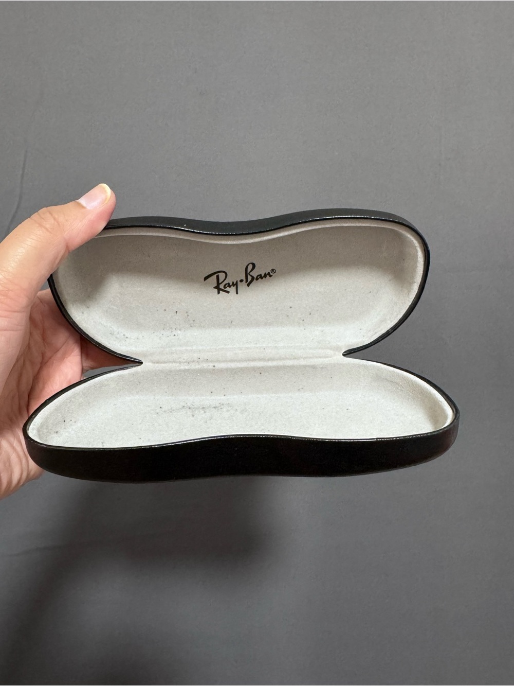 Authentic Ray-Ban Black Pebbled Hard Shell Clamshell Sunglasses Case